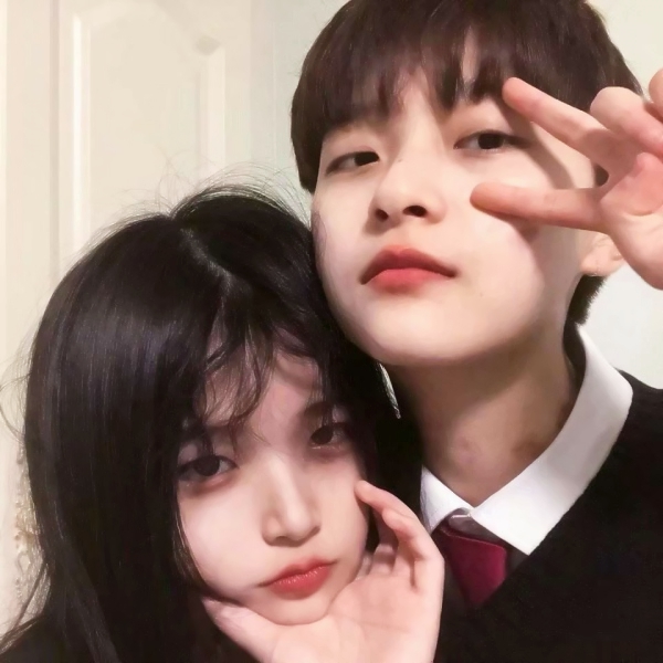 超好看的真人情侣头像！一左一右两张一人一半超清图合集