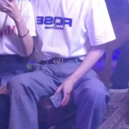 不露脸也能撒糖！16张个性身体部位情侣半身头像合集