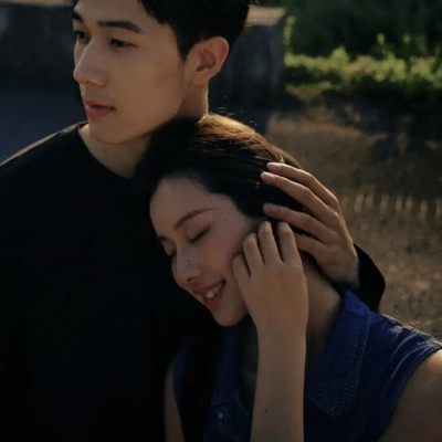 流行的真人一左一右情头网图合集来了，共18张高清图