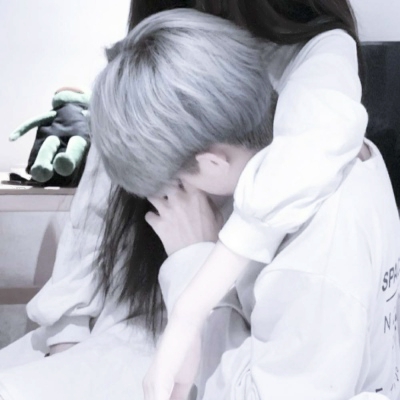 22张高清不露脸双人情侣头像 半身控专属情头来了