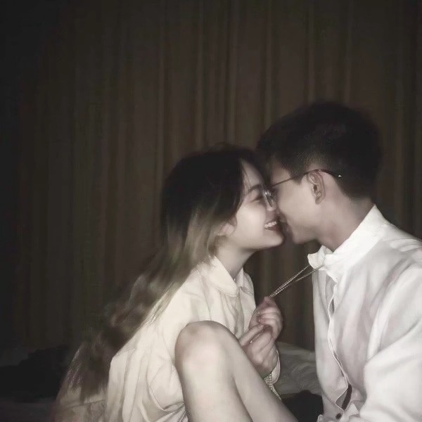 14张高清浪漫真人情侣头像 甜蜜氛围感拉满