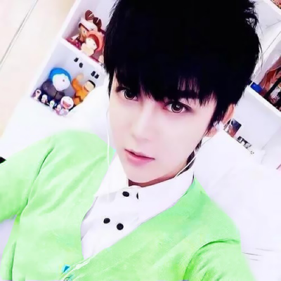 最新真人情侣头像来啦！一男一女高清款共12张，适合情侣使用。