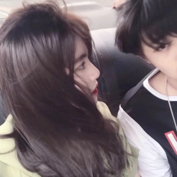 36张高清真人不露脸情侣头像 氛围感拉满不用露脸也很甜