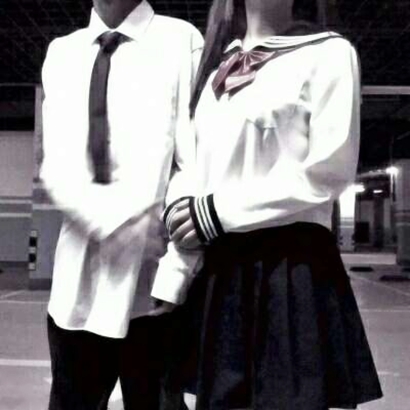 不露脸也甜！28张新潮部位双人情侣头像高清图