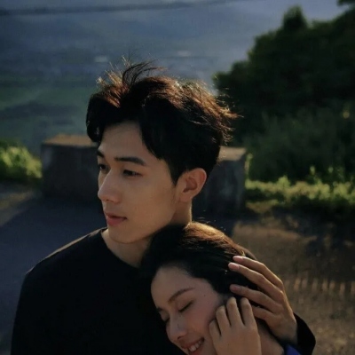 流行的真人一左一右情头网图合集来了，共18张高清图