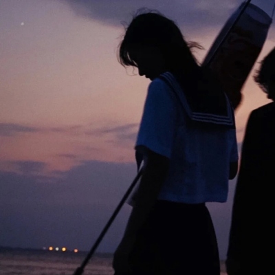 超火的一左一右情侣头像 14张高清合集