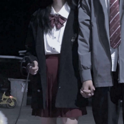 不露脸双人情侣头像 26张高清好看的一对两张图