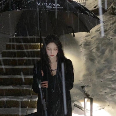 10组氛围感拉满的真人情侣头像，一左一右超适配