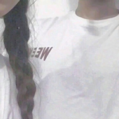 不露脸也能撒糖！16张个性身体部位情侣半身头像合集