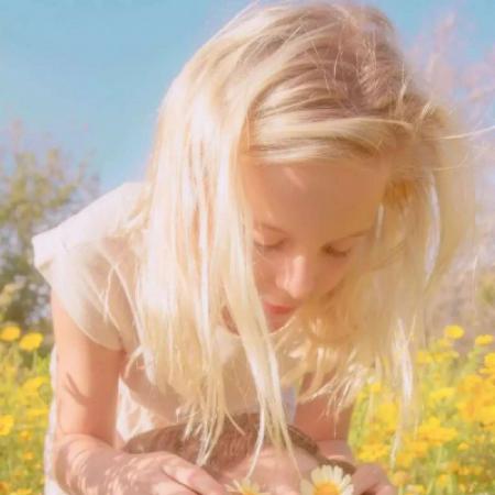 真人版一左一右情侣头像 共16张高清图