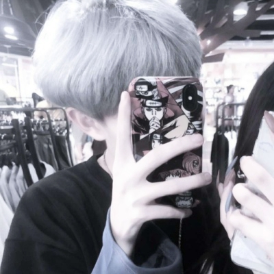 22张高清不露脸双人情侣头像 半身控专属情头来了