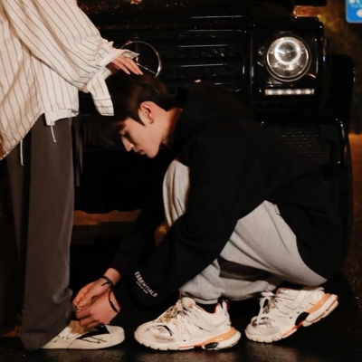 超火的一左一右情侣头像 14张高清合集