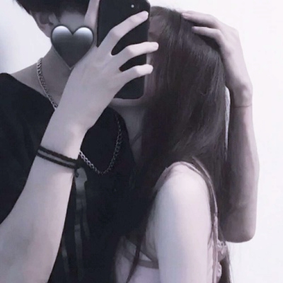 22张高清不露脸双人情侣头像 半身控专属情头来了