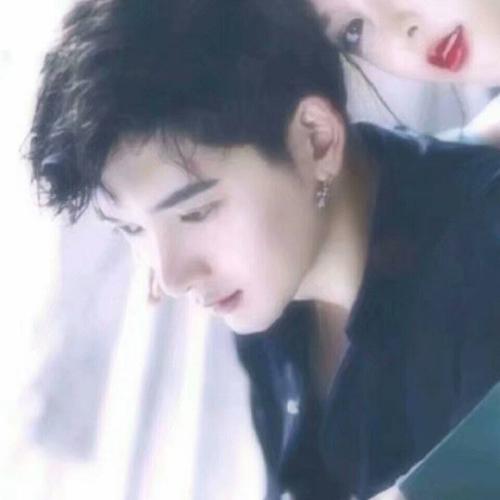 真人热恋款！一人一半的高清甜蜜情侣头像（共12张）