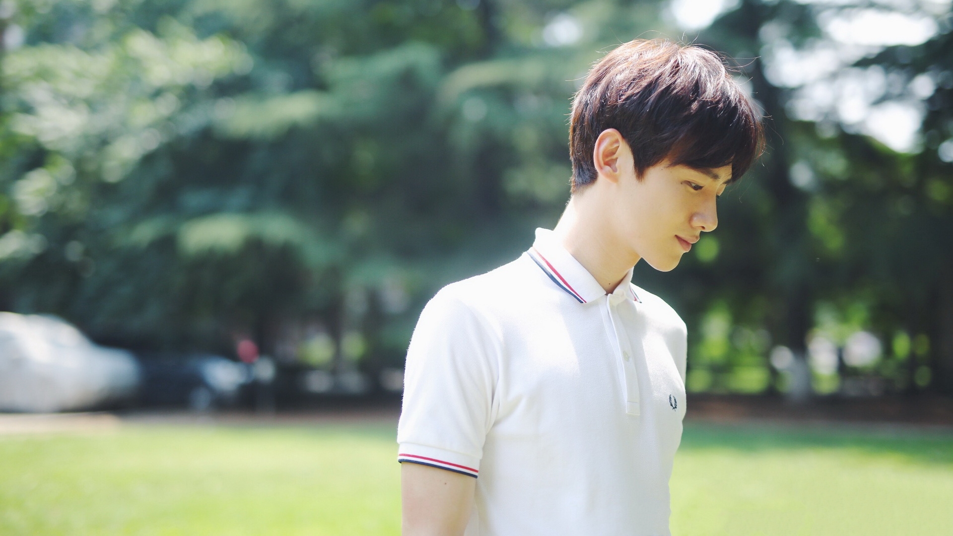 白敬亭电脑桌面高清壁纸分享，多款分辨率可选