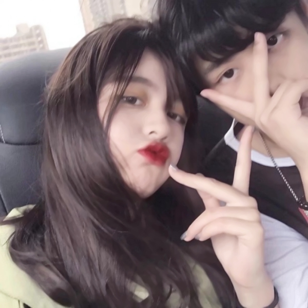 36张高清真人不露脸情侣头像 氛围感拉满不用露脸也很甜