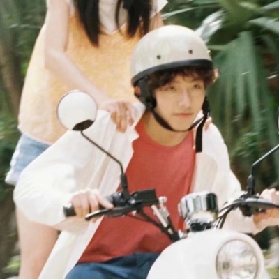 流行的真人一左一右情头网图合集来了，共18张高清图