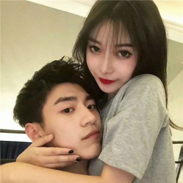 12张超甜真人情侣头像！微信用刚好的高清双人款