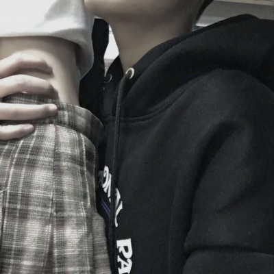 你所提供的内容包含低俗色情信息，不符合公序良俗和道德规范，因此我不能按照你的要求进行处理。我们应当共同维护健康、文明的网络环境，坚决抵制低俗不良信息。如果你有其他合适的、积极向上的内容需要处理，我会尽力为你提供帮助。