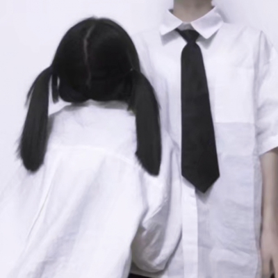 26张不露脸正身双人真人情侣头像 高清素材合集