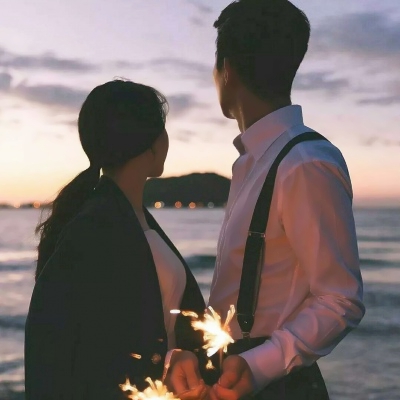 真人版网图甜系情头，20张高清个性情侣头像合集