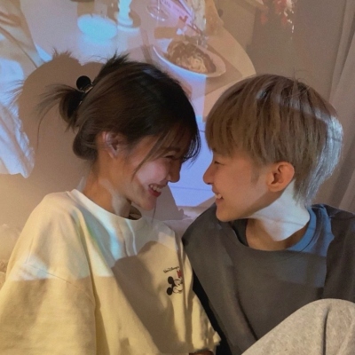 最新双人高清情侣头像来啦！这里整理了16张个性网同款图，都是适合情侣使用的高清素材。