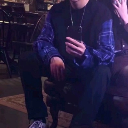 不露脸也能撒糖！16张个性身体部位情侣半身头像合集