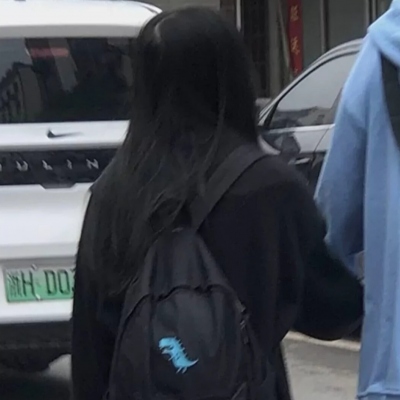 12张超甜不露脸背影情侣头像，快来挑一对