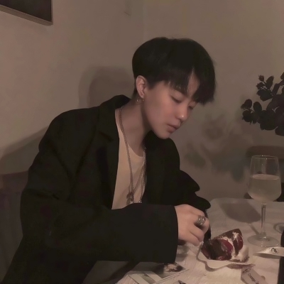 24张高清好看的一男一女分开情侣头像合集