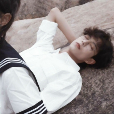 一左一右的甜蜜情侣头像合集！14张情侣日常甜系照片整理好了