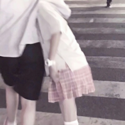 不露脸也甜！28张新潮部位双人情侣头像高清图