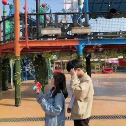 8张不露脸高清情侣合照 QQ双人头像素材合集