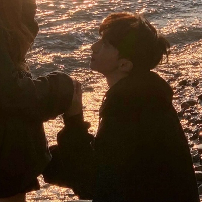 14张超有氛围感的真人夕阳情侣头像