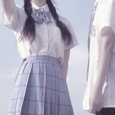 不露脸的制服情侣头像合集 26张半身情侣装款