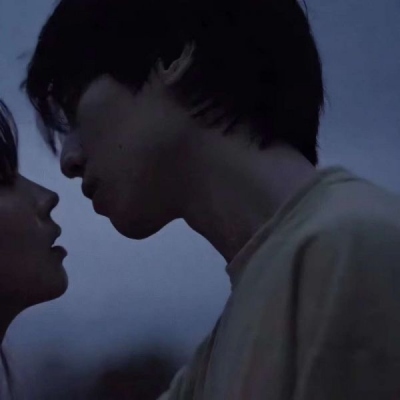 最新版黑色深情伤感真人情头 两张一对的情侣头像来啦