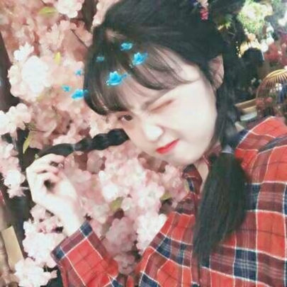 女生情侣QQ头像一人一张！28张高清好看的女女情头合集