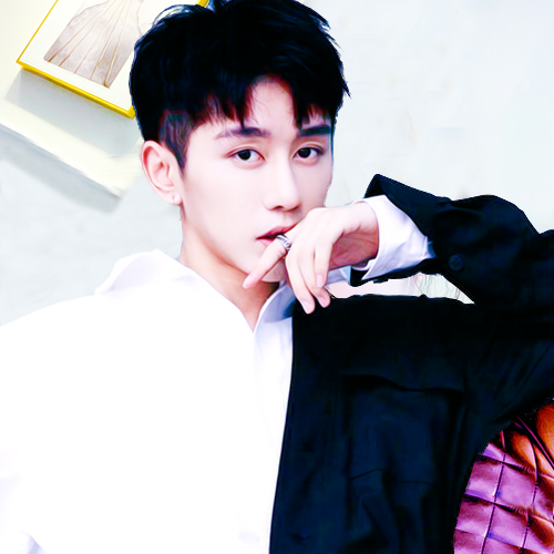 超火的单人版一男一女情侣头像 12张高清合集