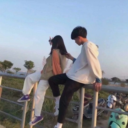 8张不露脸高清情侣合照 QQ双人头像素材合集