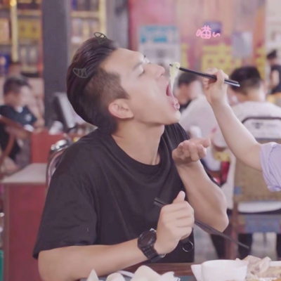 杨紫李现情侣头像来啦！16张高清可爱搞怪款直接存