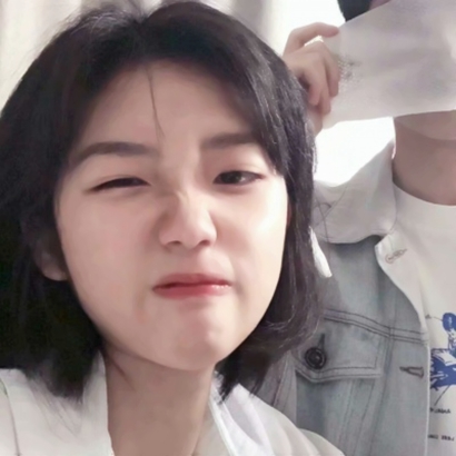 这里有16组好看的QQ真人情侣头像 高清一左一右两张一套