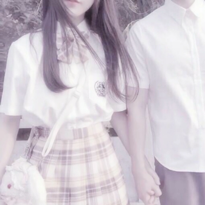 不露脸的制服情侣头像合集 26张半身情侣装款