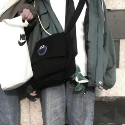 不露脸也甜！28张新潮部位双人情侣头像高清图