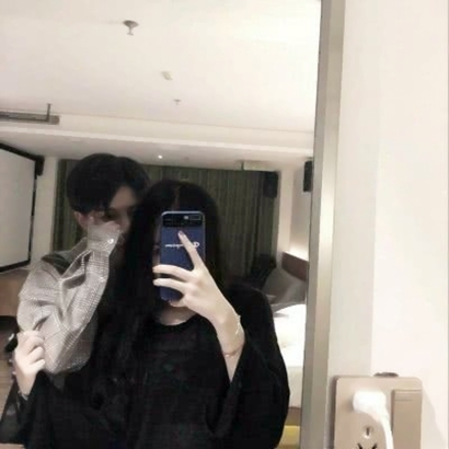 带着青春感的清纯情侣头像 满满都是恋爱的甜(共36组)
