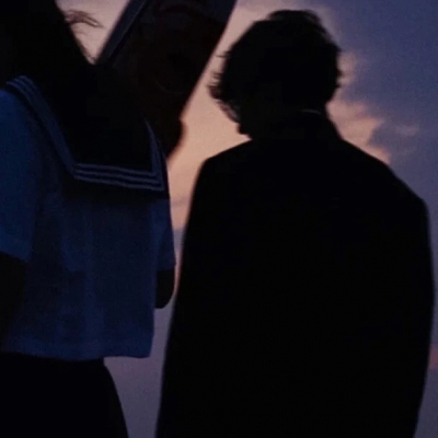 超火的一左一右情侣头像 14张高清合集