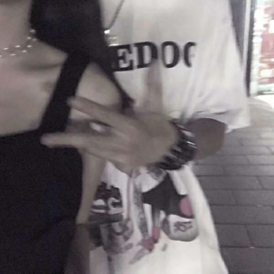 36张高清一对一半的情侣网图头像合集