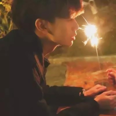 抖音真人情侣头像一对两张 高清好看的抖音情头合集（18张）