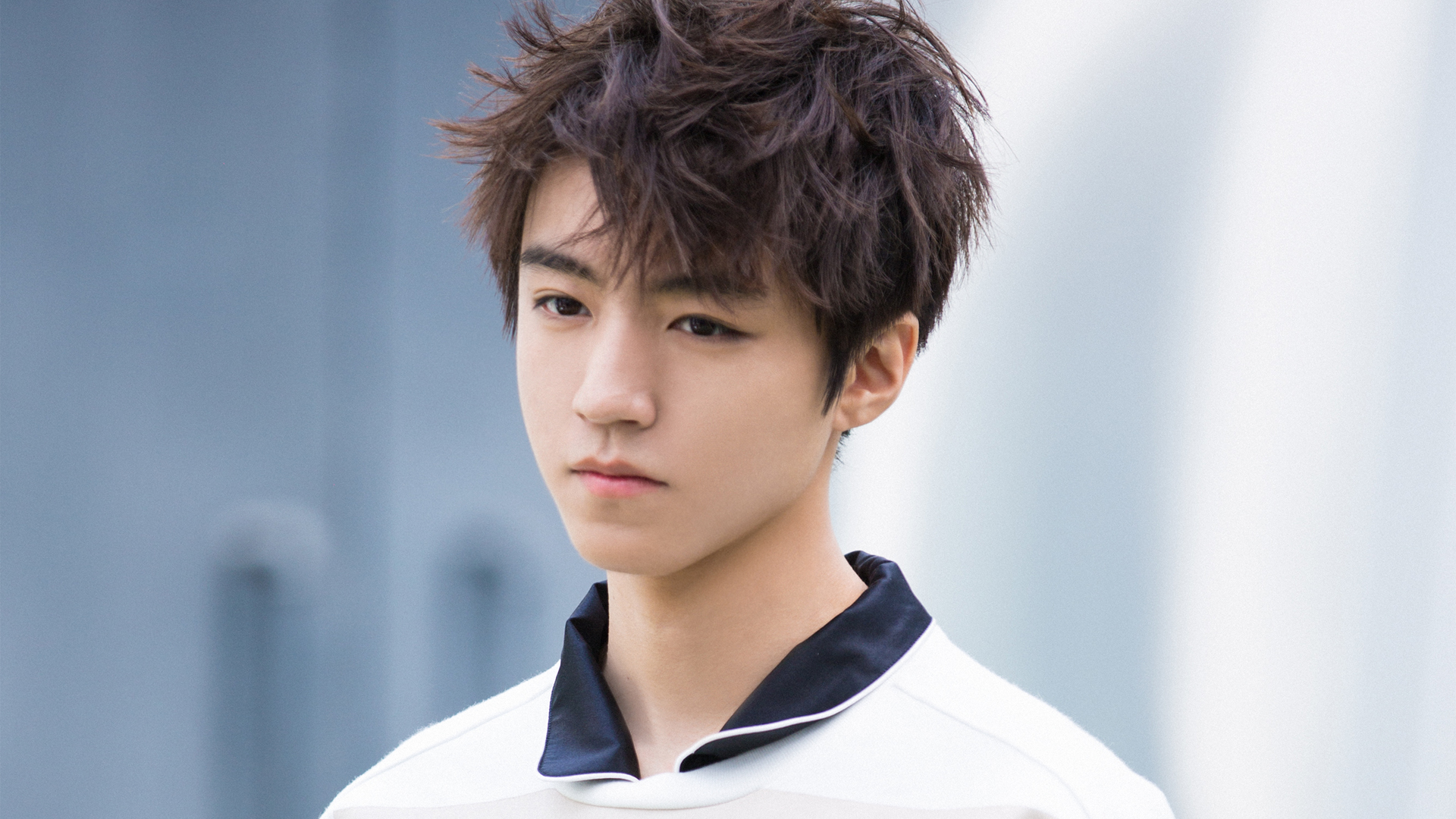 王俊凯高清帅照壁纸 多款分辨率可选