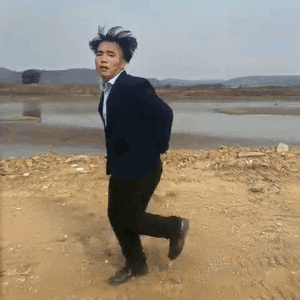 霍云龙和阿红老师现场尬舞 专属表情包上线啦