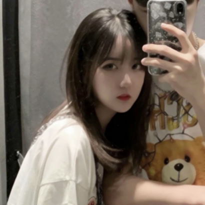 36张用手机遮脸的恩爱QQ情侣头像 高清氛围感拉满