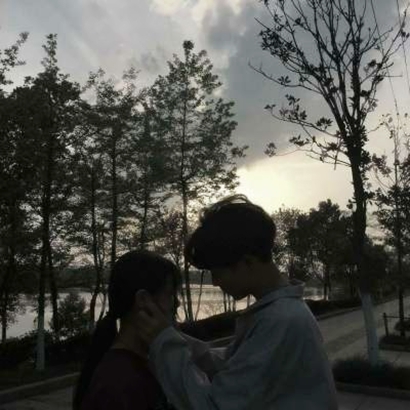 16张高清唯美情侣微信头像 直接存就能用